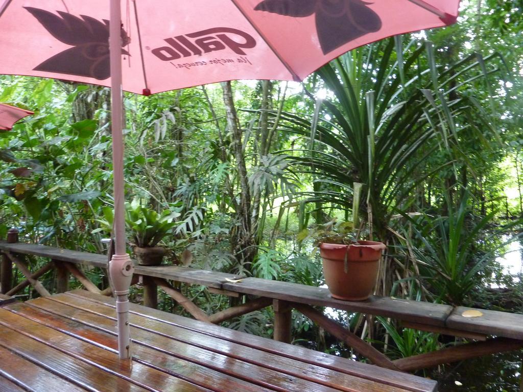 Hotel Casa Perico Rio Dulce Town Exterior foto